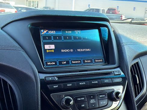 Used 2013 Hyundai Genesis 3.8 RWD image 15