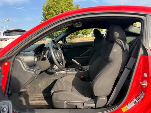 Used 2025 Toyota GR86 w/ ALL Weather Mat Package (TMS) RWD image 11