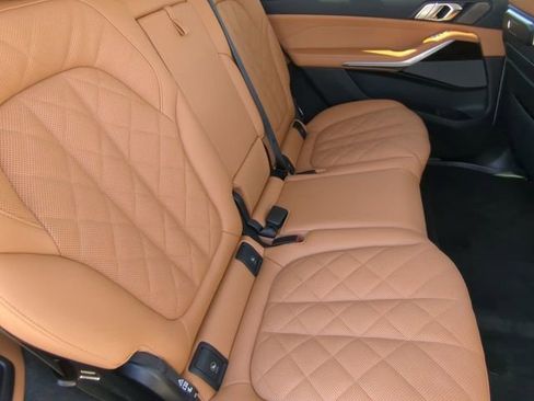 New 2026 BMW X7 xDrive40i w/ Premium Package image 13