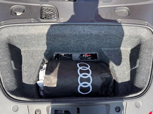 Used 2014 Audi R8 V8 w/ Convenience Package image 33