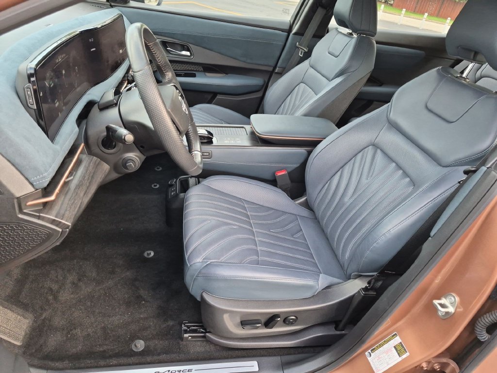 Used 2024 Nissan Ariya AWD image 11