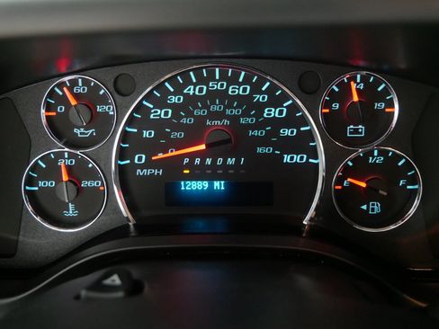 Used 2025 Chevrolet Express 2500 w/ Driver Convenience Package RWD image 21