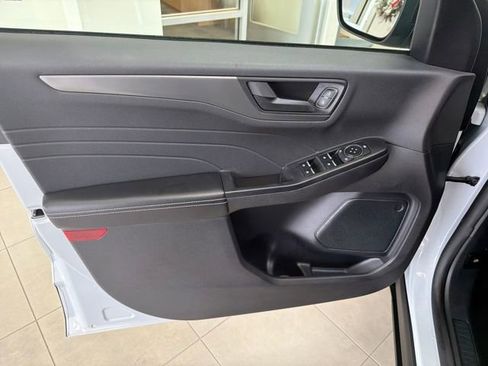 Used 2025 Ford Escape Active image 11