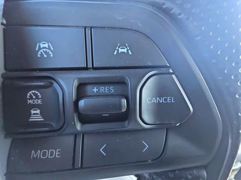 Used 2025 Toyota Tacoma SR5 AWD/4WD image 18