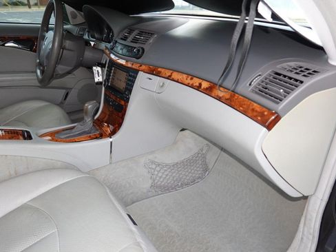 Used 2006 Mercedes-Benz E 350 Sedan image 21