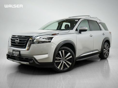 Used 2023 Nissan Pathfinder Platinum w/ Cargo Package AWD/4WD image 1