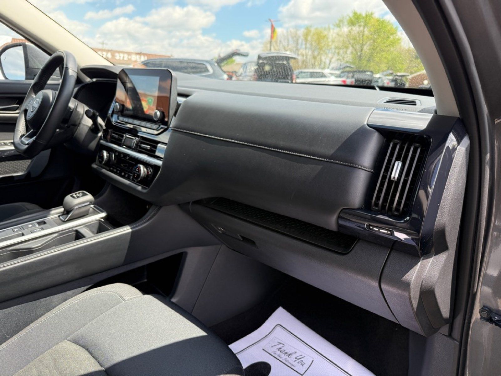 Used 2025 Nissan Pathfinder SV FWD image 12