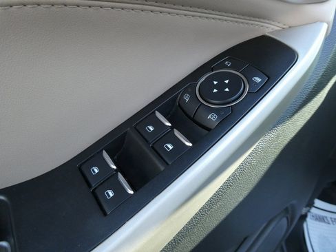 Used 2021 Ford Explorer Limited image 24