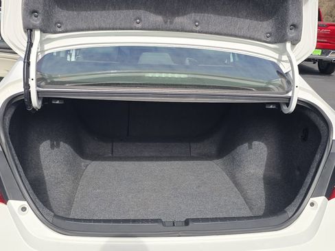 Used 2018 Honda Accord EX-L image 12