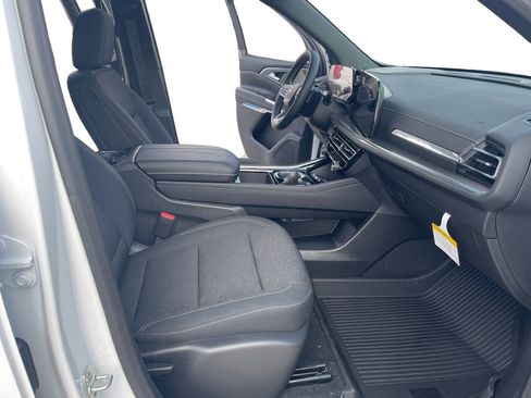 New 2026 Chevrolet Traverse LT w/ Driver Confidence Package image 15