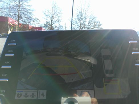 Used 2022 Toyota Avalon Limited image 25