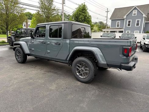 New 2025 Jeep Gladiator Sport image 3