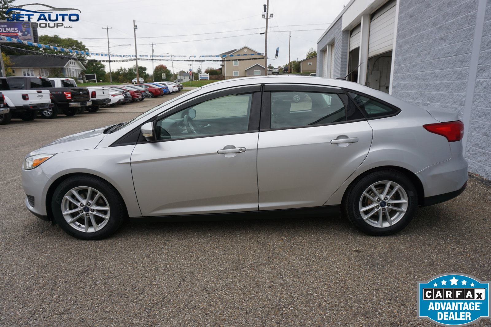 Used 2017 Ford Focus SE FWD image 4