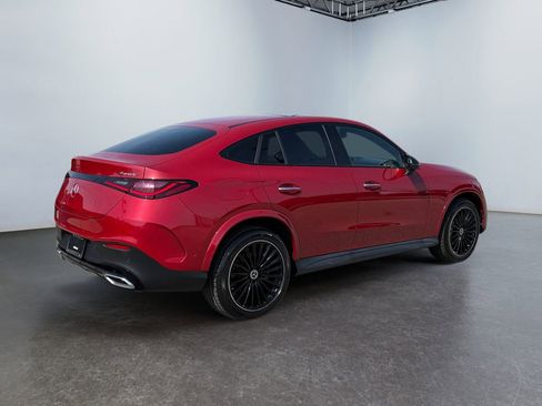 Used 2024 Mercedes-Benz GLC 300 4MATIC image 3