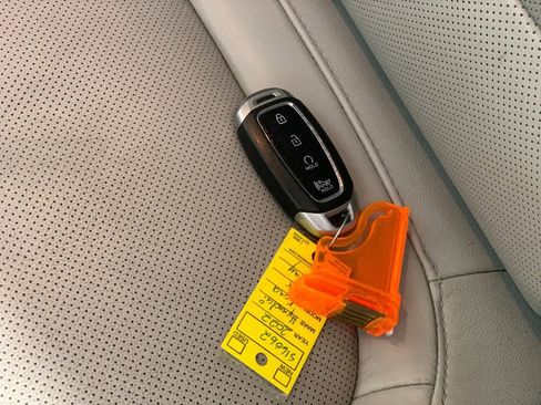 Used 2022 Hyundai Kona Limited FWD image 42