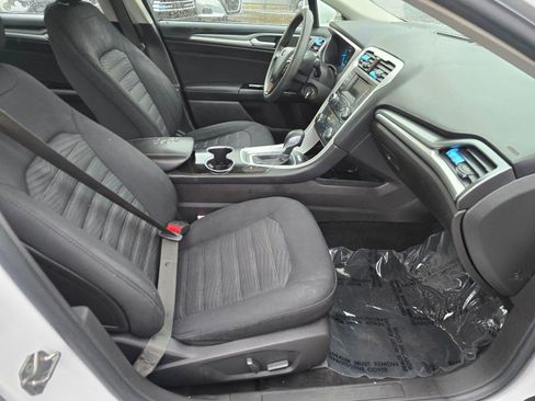 Used 2016 Ford Fusion SE FWD image 10