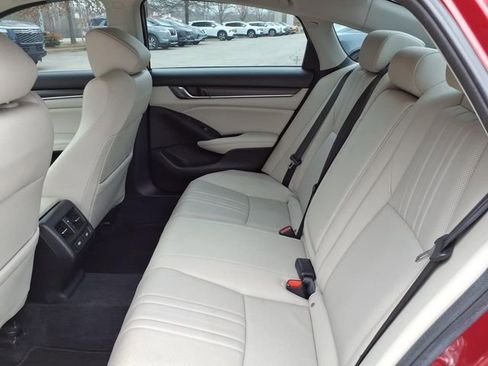 Used 2021 Honda Accord Touring image 6