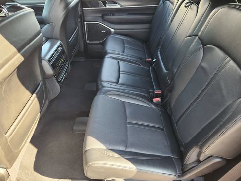 Used 2024 Jeep Wagoneer Series II w/ Flexible Seating Group RWD image 27