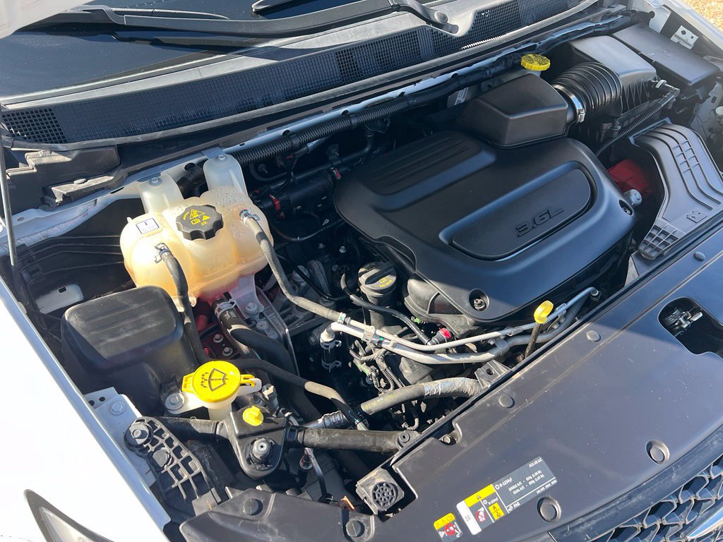 Used 2023 Chrysler Pacifica Touring-L FWD image 41