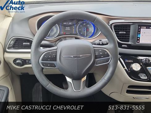 Used 2023 Chrysler Voyager LX FWD image 12