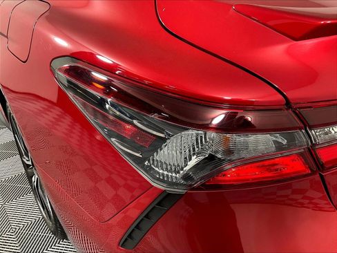 Used 2021 Toyota Camry SE w/ Cold Weather Package FWD image 22