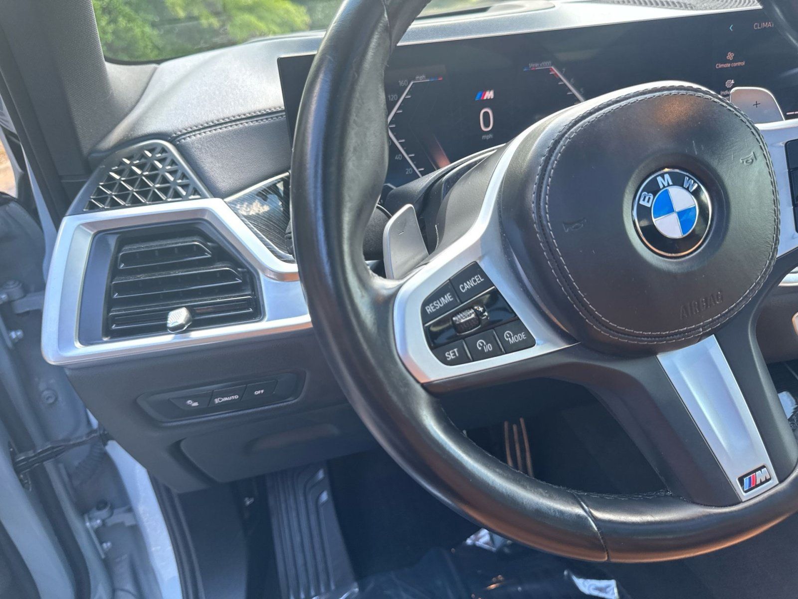 Used 2025 BMW X5 xDrive40i w/ M Sport Package AWD/4WD image 46