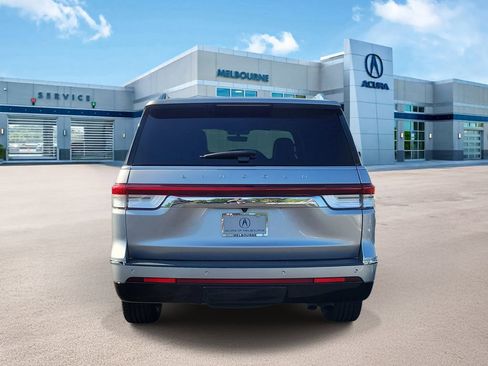Used 2022 Lincoln Navigator Reserve RWD image 5