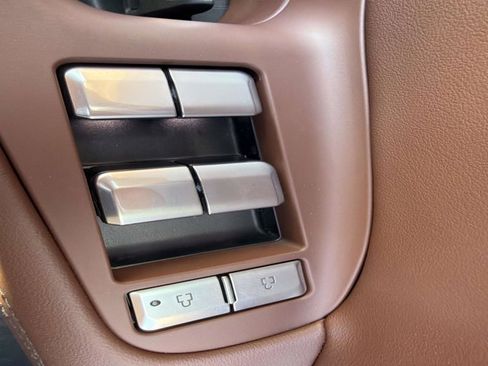 New 2026 Lincoln Navigator Reserve AWD/4WD image 9