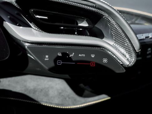 Used 2022 Ferrari SF90 Stradale image 60