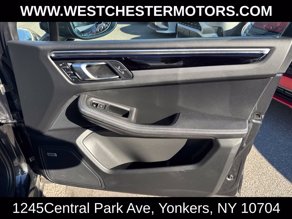 Used 2023 Porsche Macan AWD/4WD image 12