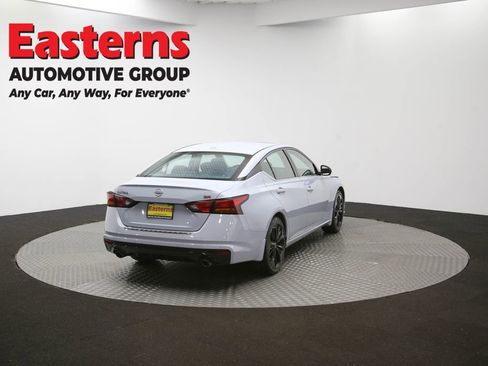 Used 2023 Nissan Altima 2.5 SR w/ SR Premium Package image 39