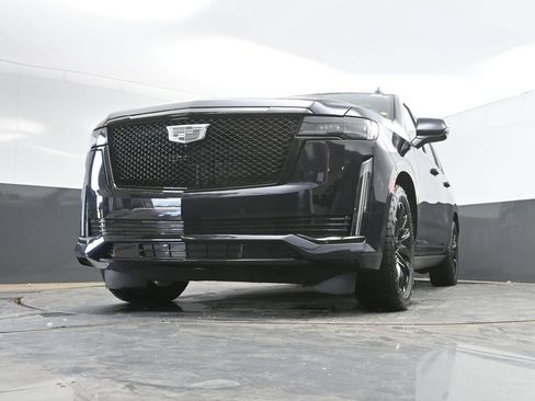 Used 2024 Cadillac Escalade ESV Sport Platinum w/ LPO, ONYX Package AWD/4WD image 42