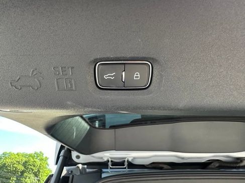 Used 2025 Ford Expedition Tremor AWD/4WD image 24