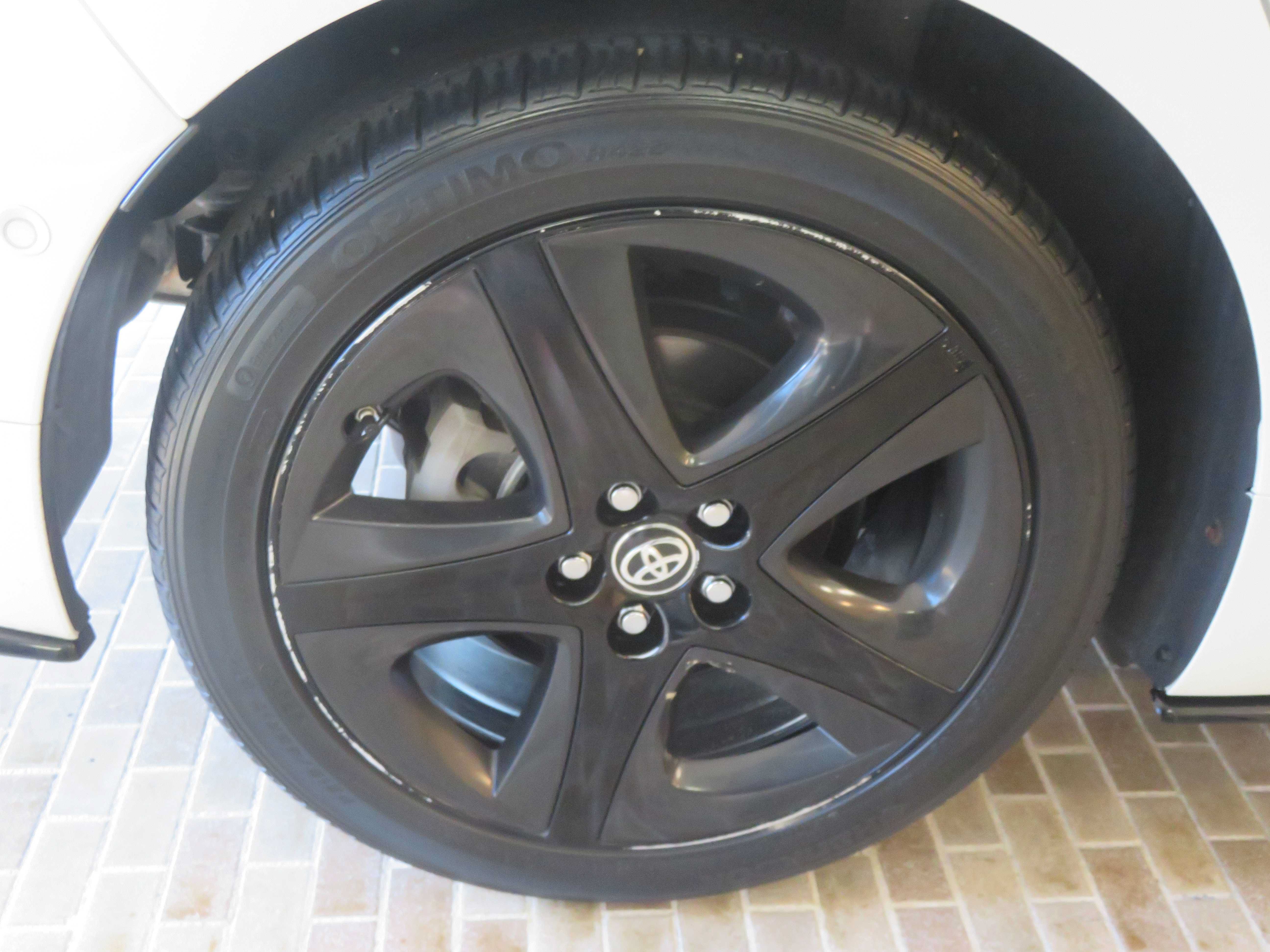 Used 2017 Toyota Prius Four Touring w/ Appearance Package FWD image 9