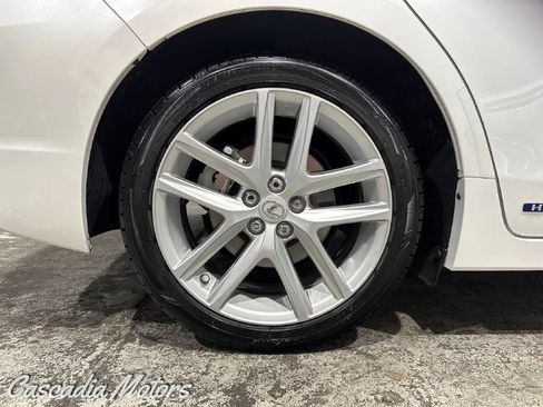 Used 2015 Lexus CT 200h w/ Seat Comfort Package FWD image 31
