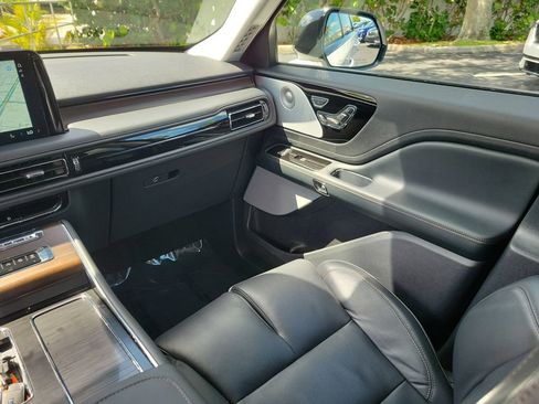 Used 2025 Lincoln Aviator Reserve w/ Equipment Group 201A AWD/4WD image 20