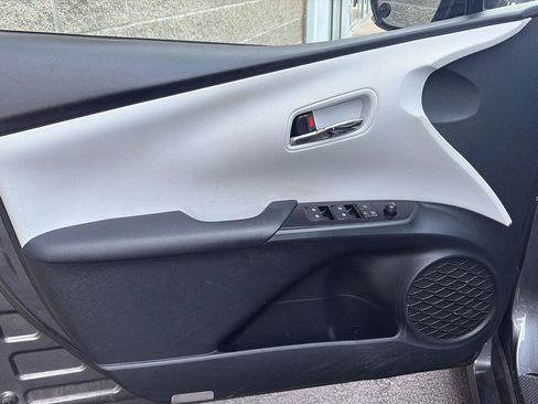 Used 2017 Toyota Prius Four w/ Advanced Technology Package FWD image 4
