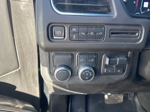 Used 2021 GMC Yukon SLT w/ SLT Luxury Plus Package image 18