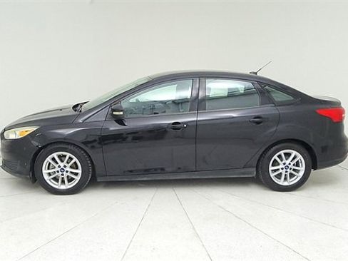 Used 2016 Ford Focus SE image 8
