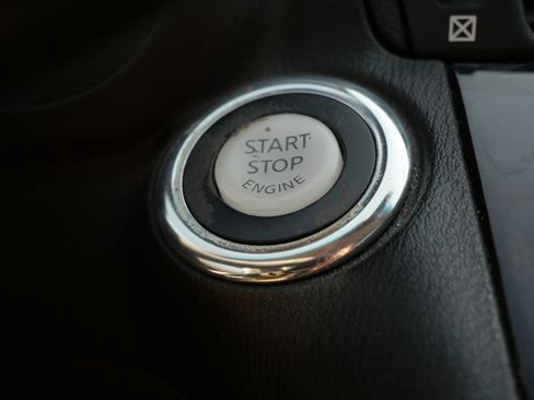 Used 2012 INFINITI M37 w/ Sport Pkg RWD image 32