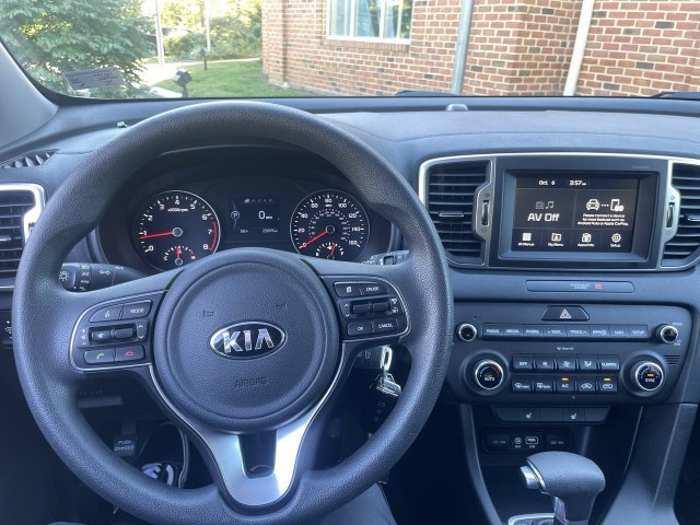 Used 2018 Kia Sportage LX w/ LX Technology Package FWD image 14