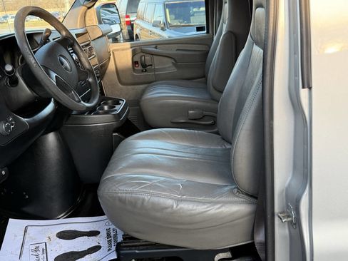 Used 2013 GMC Savana 1500 image 13