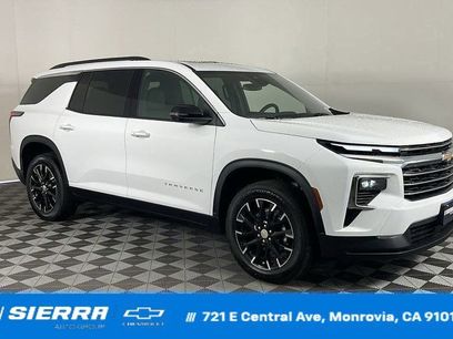 New 2025 Chevrolet Traverse LT w/ Sun and Wheel Package