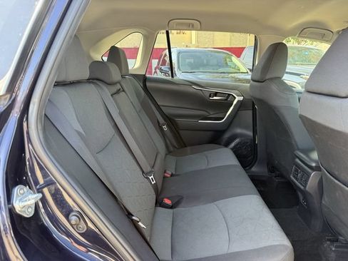 Used 2024 Toyota RAV4 XLE FWD image 31
