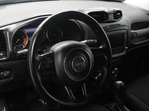 Used 2017 Jeep Renegade Altitude AWD/4WD image 11