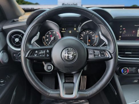 Used 2023 Alfa Romeo Stelvio Veloce AWD/4WD image 16