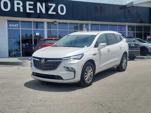 Used 2022 Buick Enclave Essence FWD image 1