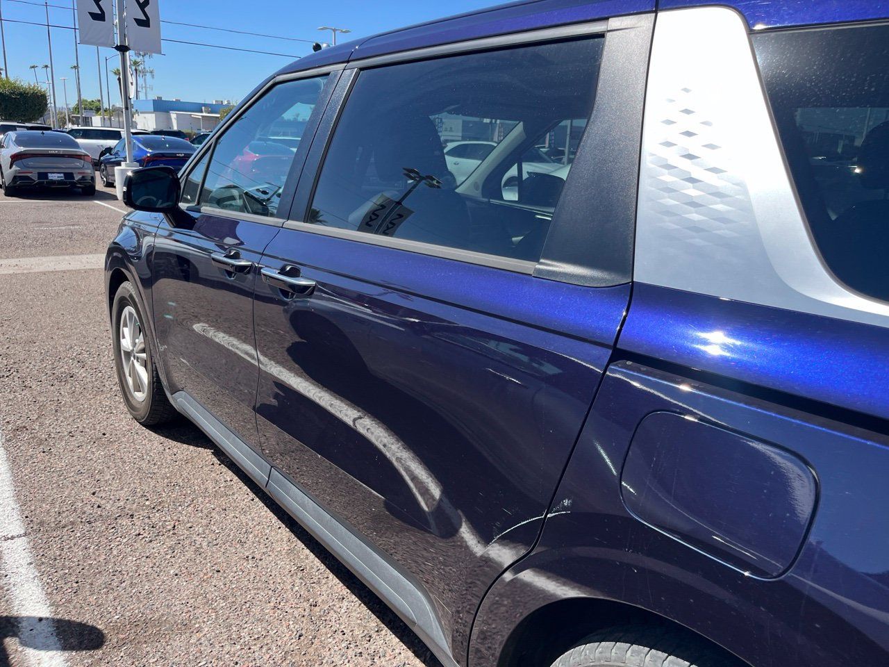Used 2024 Kia Carnival LX FWD image 15