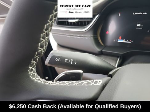 New 2025 Jeep Grand Cherokee Limited w/ Black Appearance Package image 36