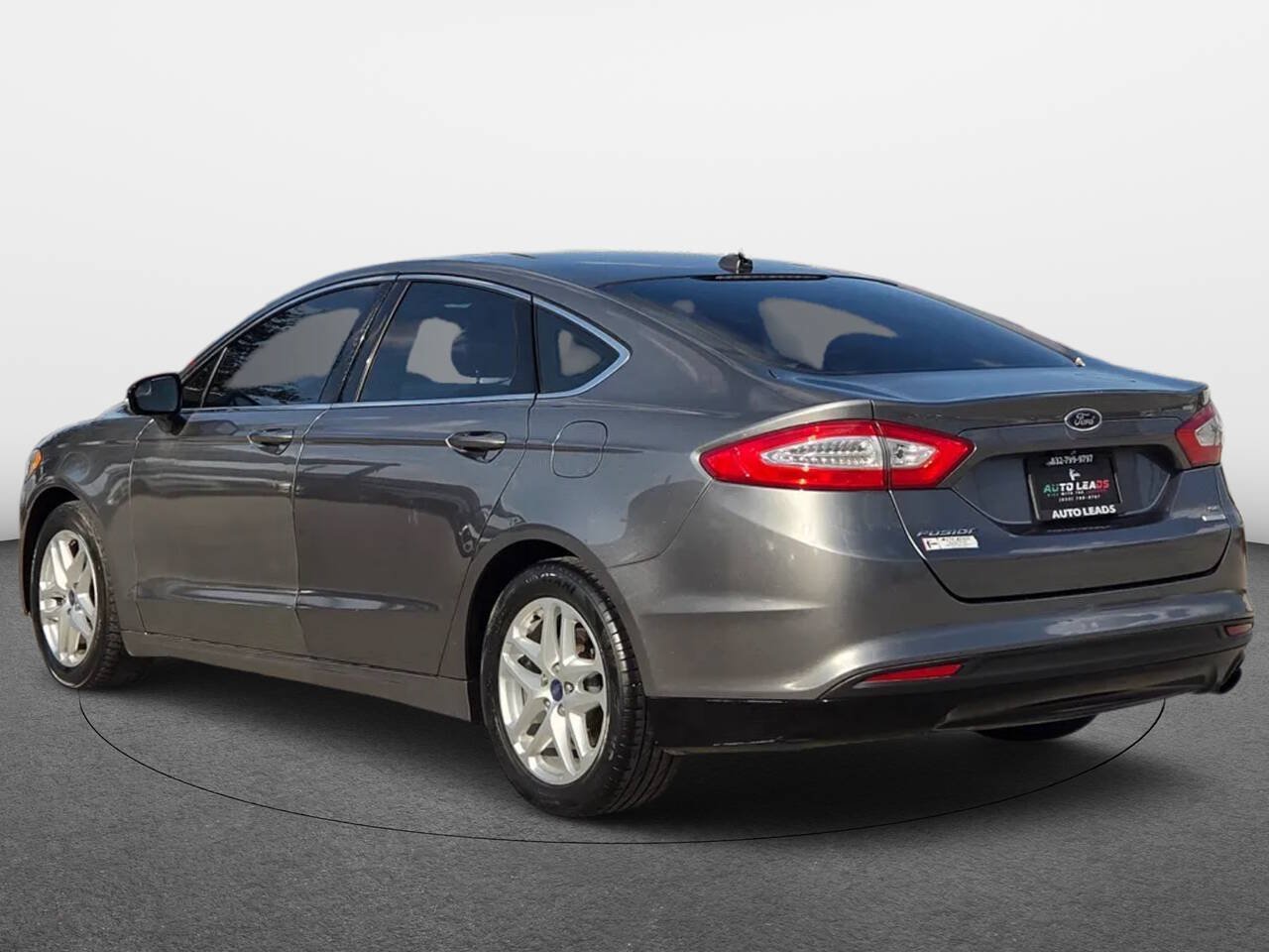 Used 2014 Ford Fusion SE w/ Equipment Group 202A FWD image 4